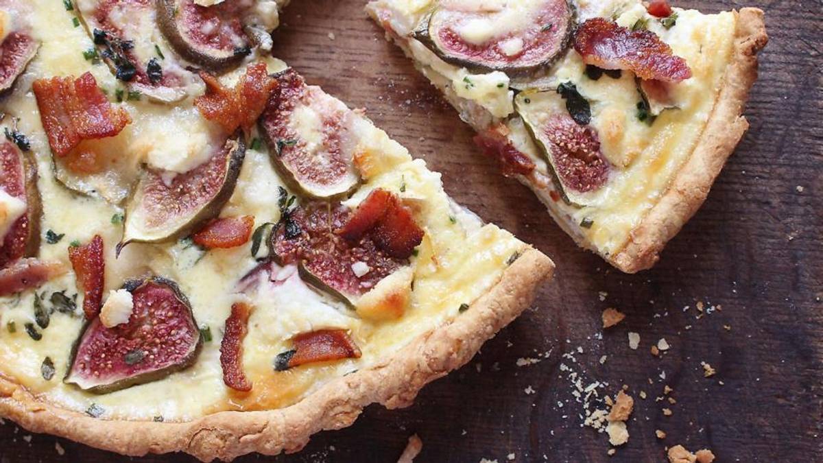 Cheesy Fig and Bacon Tarts