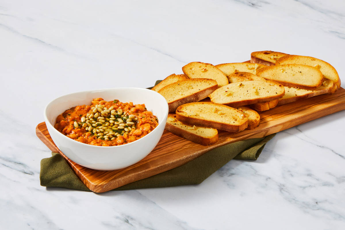 Trempette chaude aux tomates séchées et aux haricots cannellini