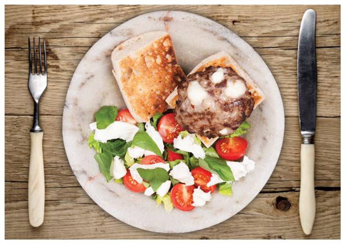 Mozzarella-Stuffed Beefburgers