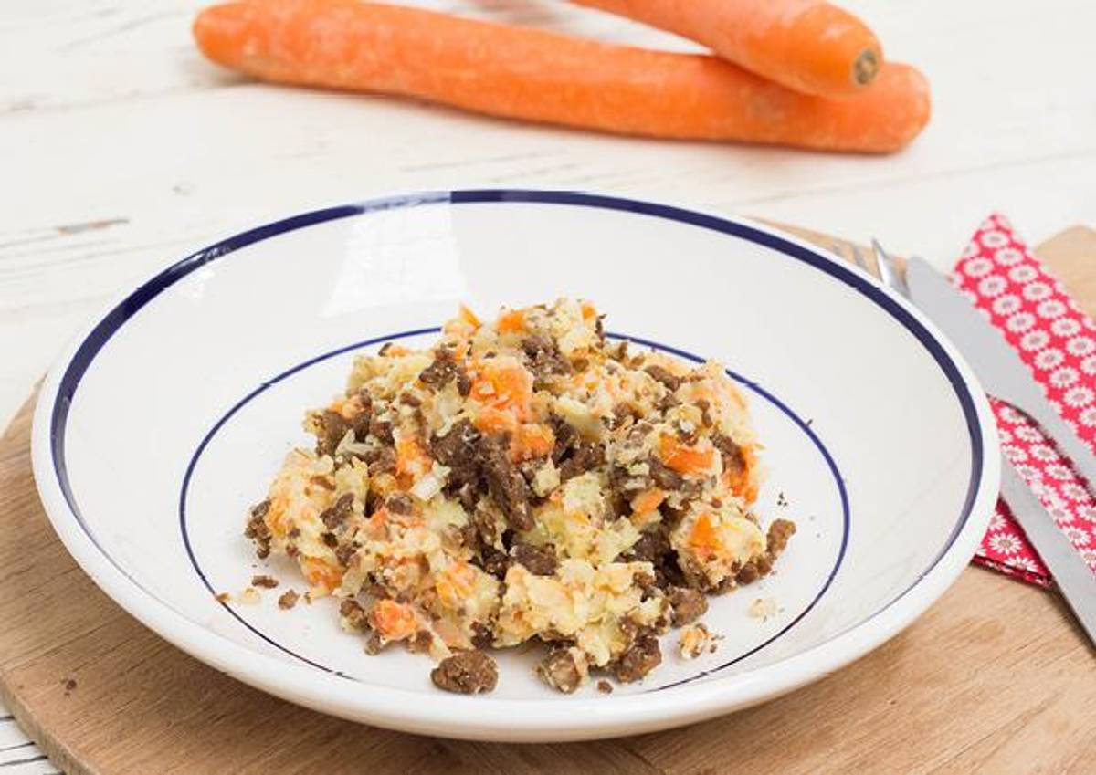 Hutspot met vegetarisch gehakt en gebakken ui