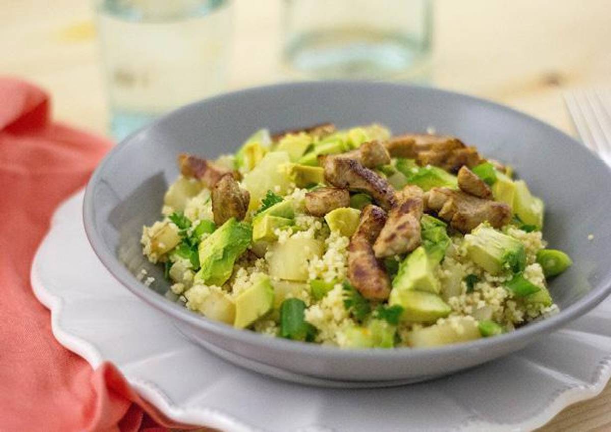 Couscous met koolrabi en kruidige varkenshaasreepjes