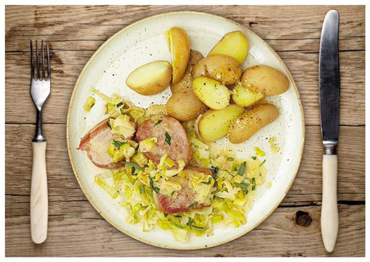  Schweinefilet Medaillons in feiner Porree-Estragon-Crème fraîche-Soße