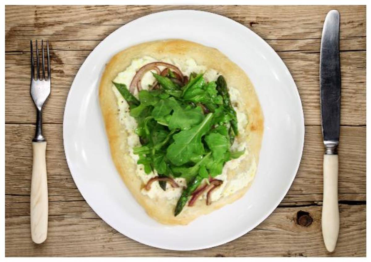 Asparagus and Ricotta Flatbread