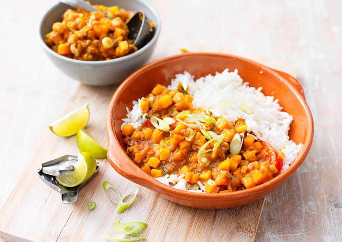 Harissa-pompoencurry met linzen en geurige rijst