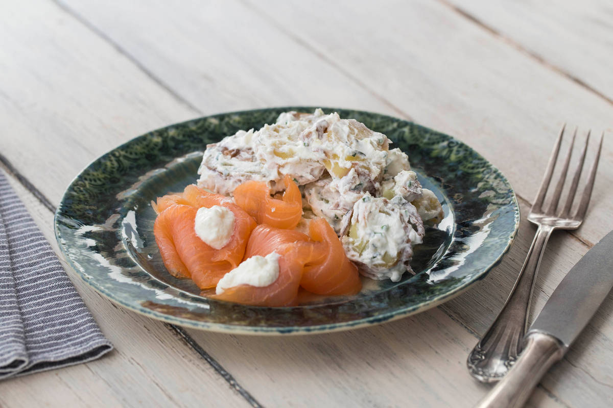 Rote Kartoffeln mit Kräuterquark,