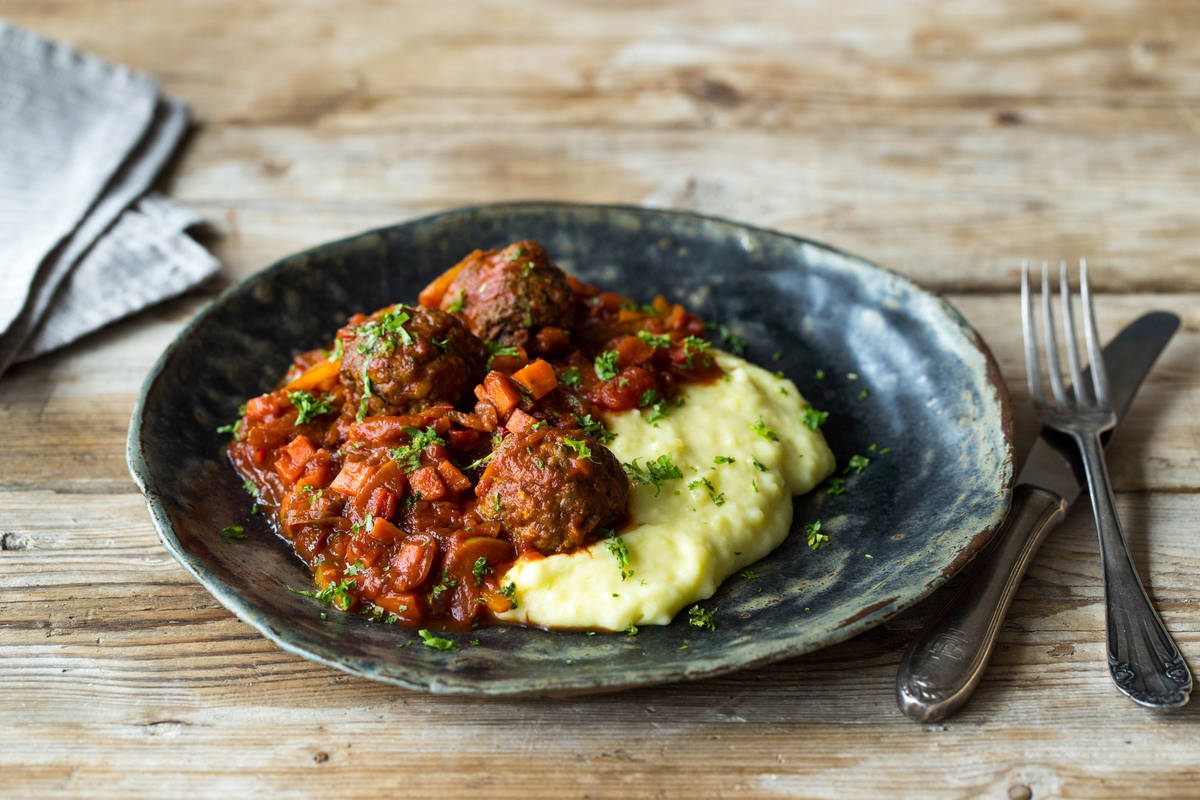 Smokey Team-Effort Meatballs
