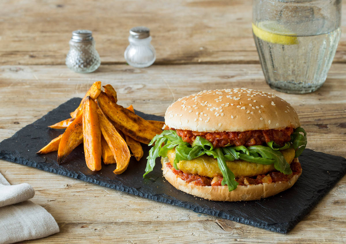 Vegetarische Burger mit selbstgemachter Tomatensoße