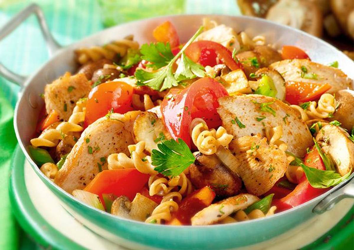 Gemüsenudeln mit Pute 