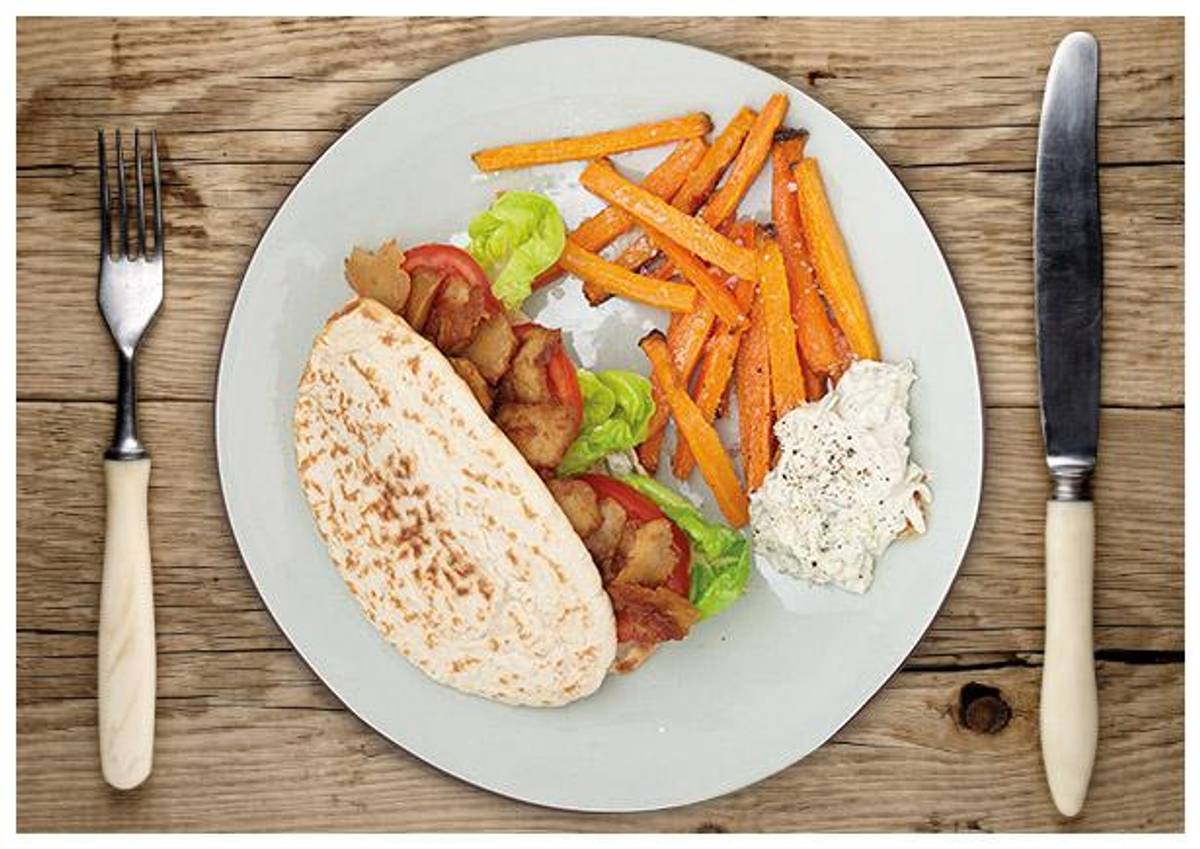 Veggie Döner mit Knoblauch-Joghurtsoße in Pita-Taschen