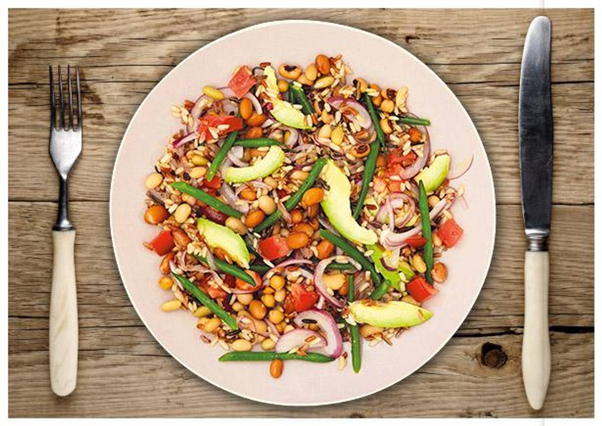Spritziger Tricolor-Reissalat in feiner  Limetten-Vinaigrette 