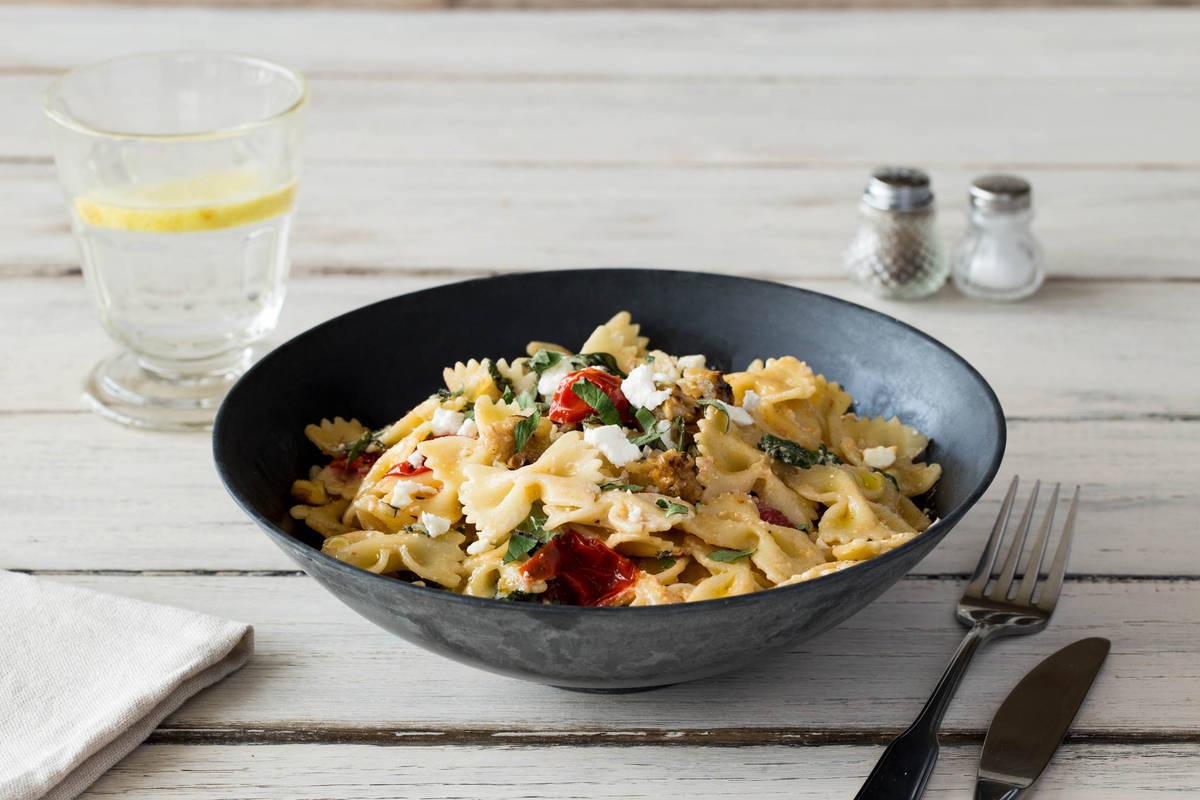 Leckere Kirschtomaten-Spinat-Farfalle