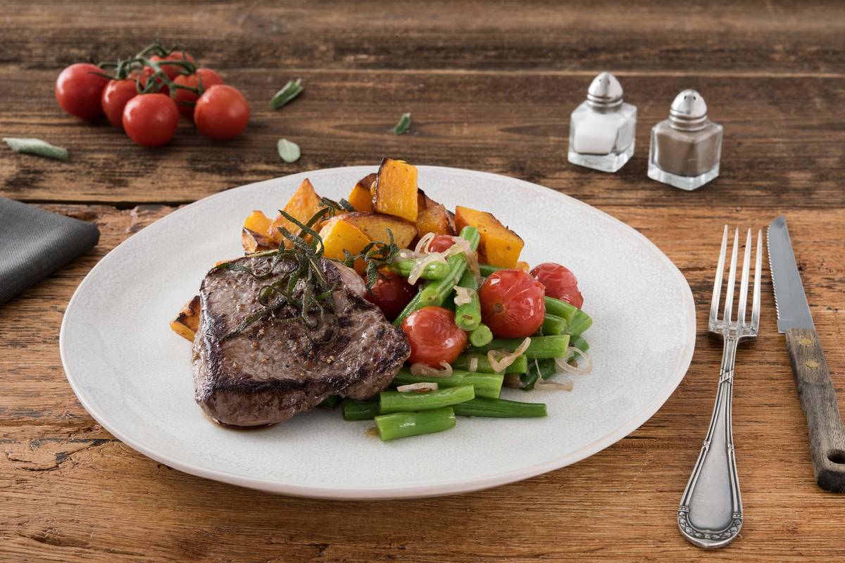 Saftiges Rindersteak mit Hokkaido-Kürbis