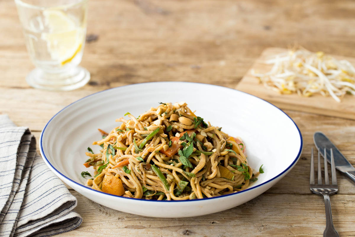 Fernweh auf dem Teller: Thai-Nudel-Pfanne