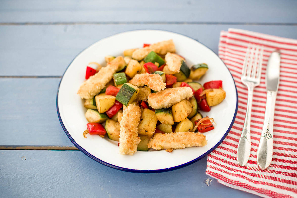 Knusprige Hähnchensticks mit Dill-Schmand-Soße