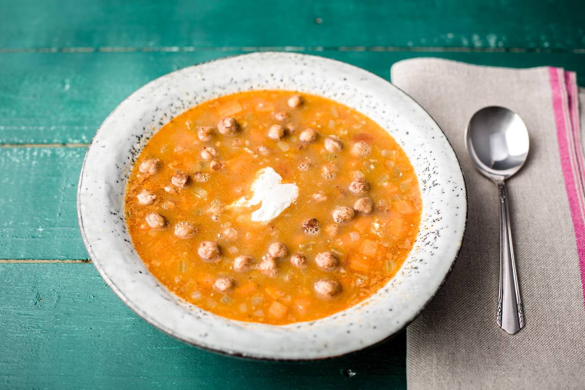 Waad’s Tunisian Freekeh Stew with Crispy Chickpeas and Yogurt