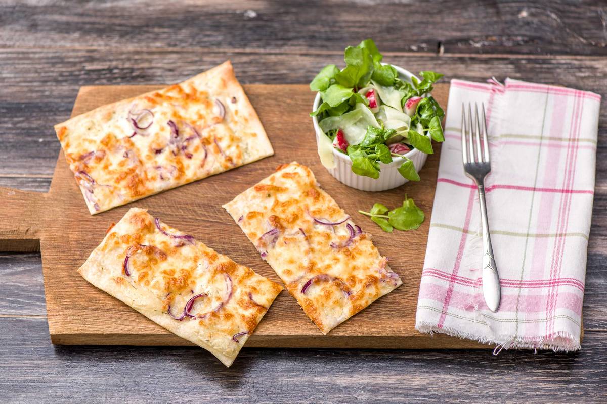 Frischkäse-Flammkuchen
