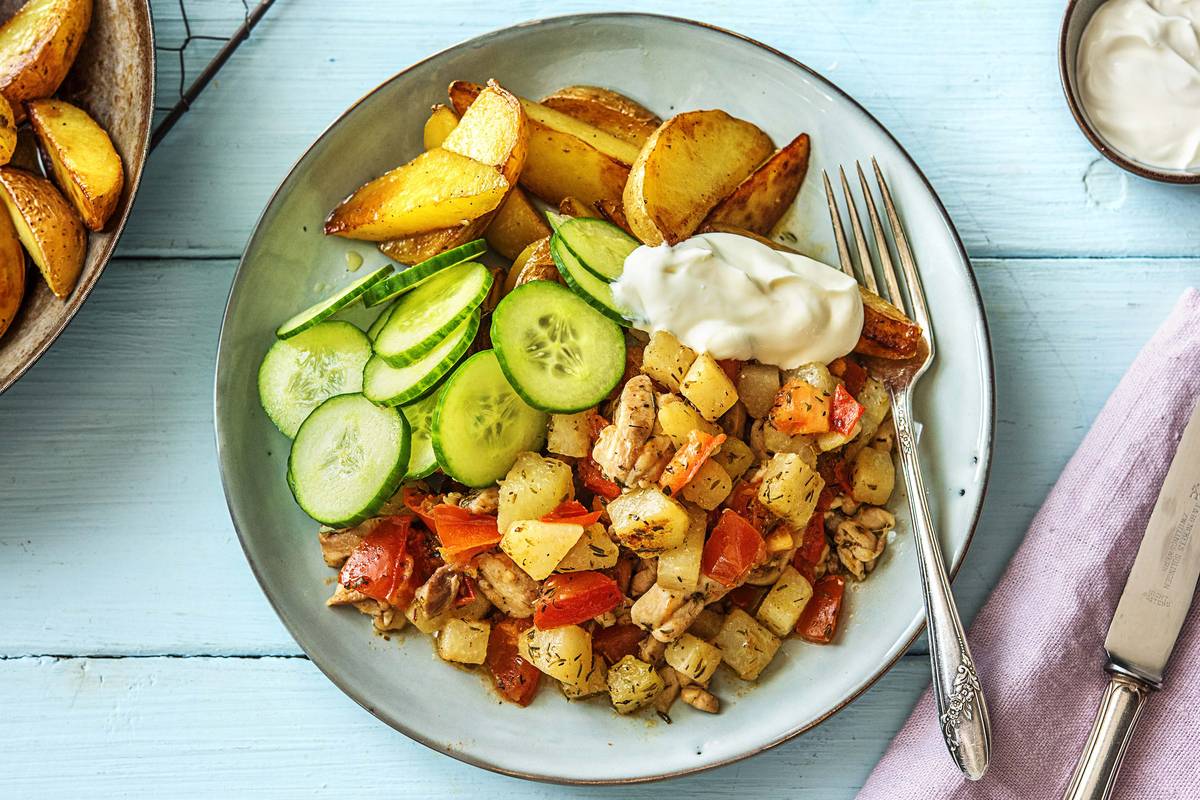 Kipgyros met gebakken aardappeltjes, koolrabi en labne
