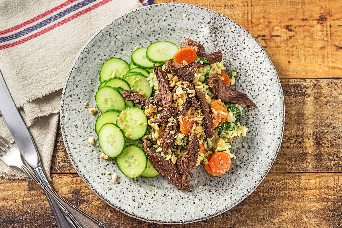 Émincé de boeuf épicé et nasi au pak-choï