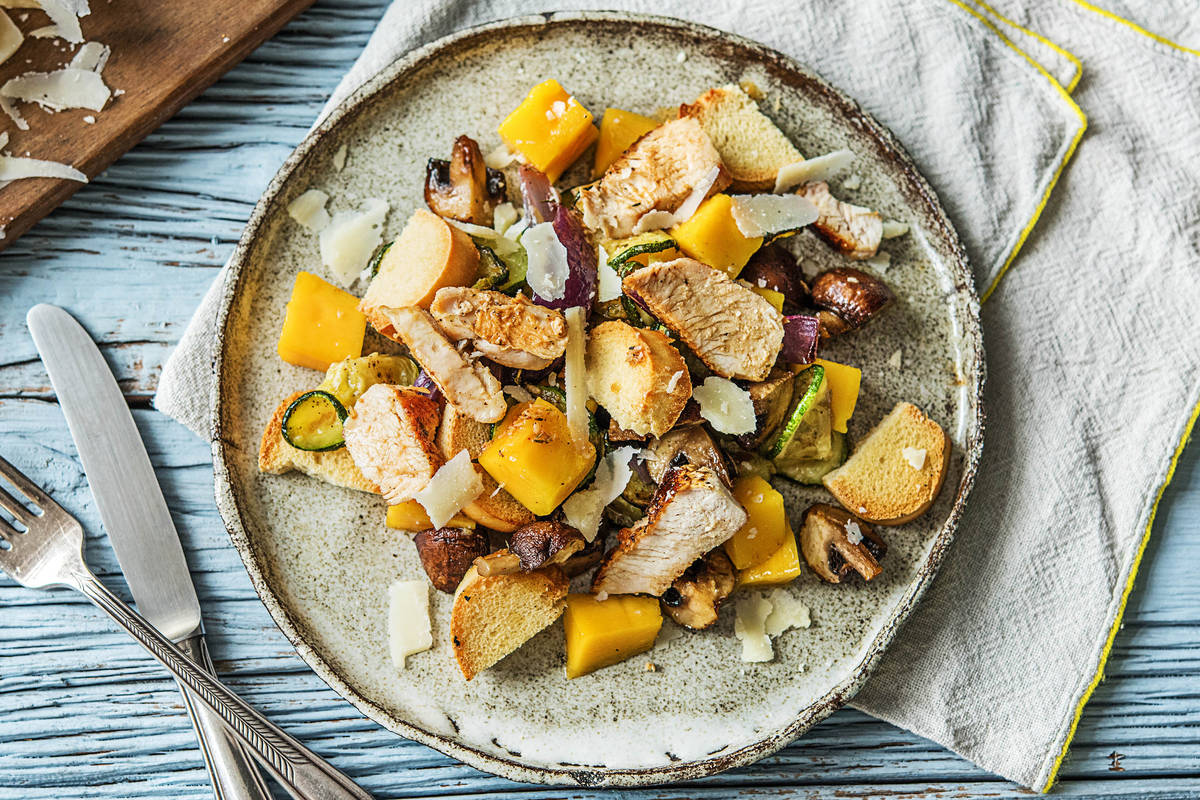 Karibischer Mango-Brot-Salat