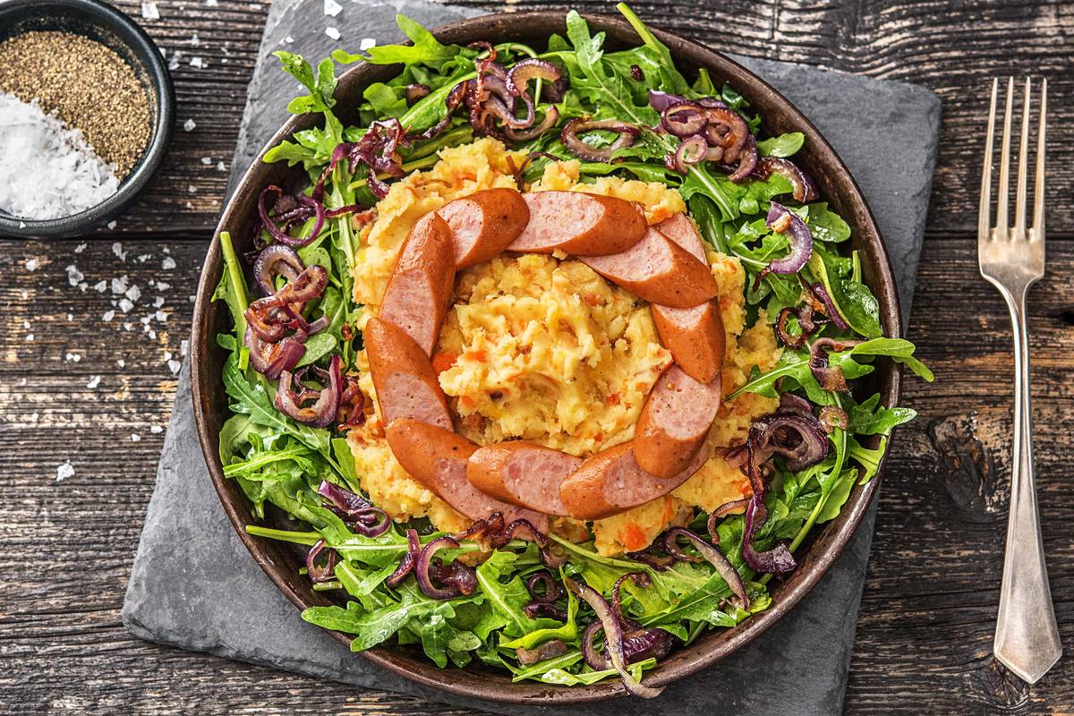 Potée accompagnée d'une saucisse fumée