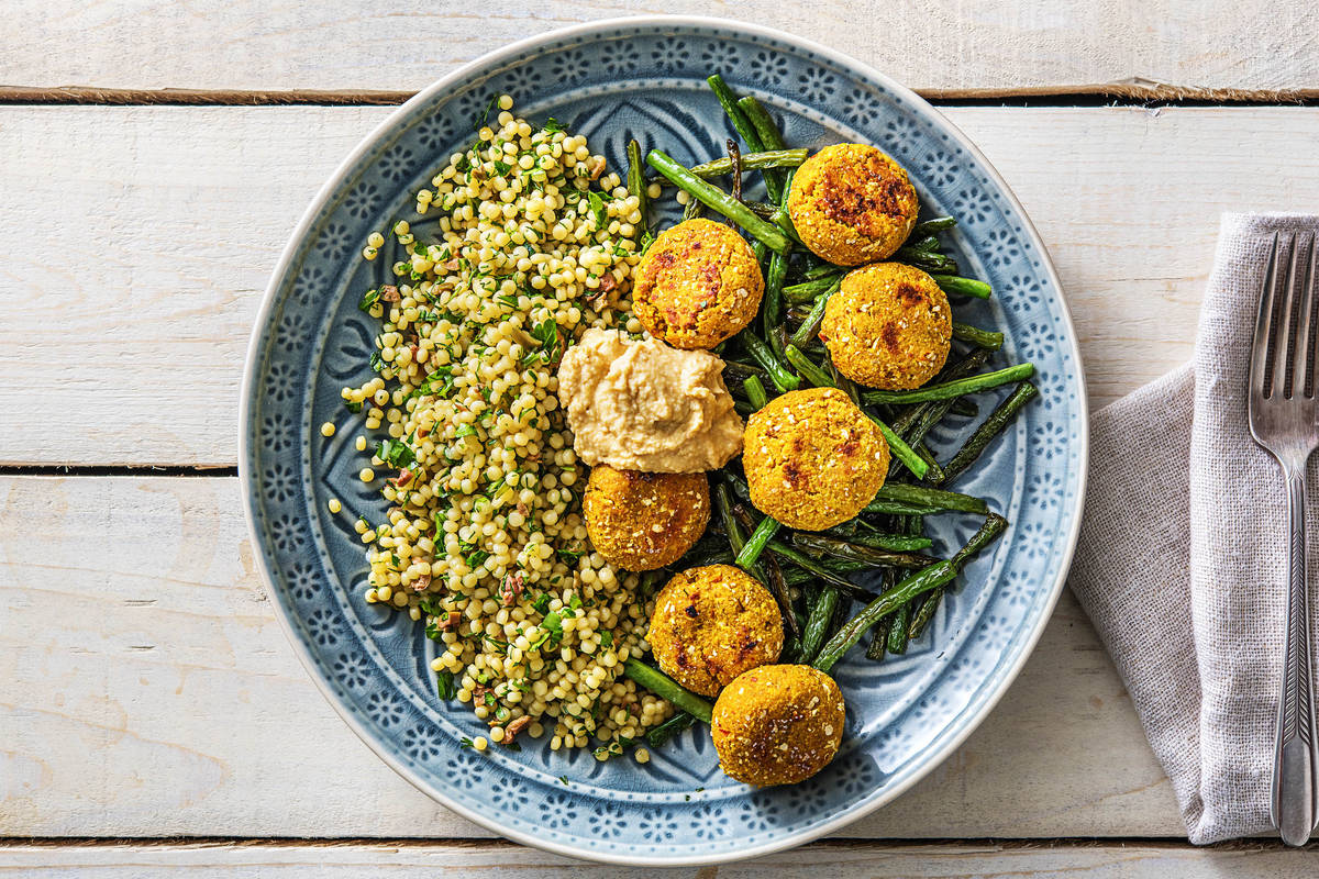 Mediterrane salade met falafel