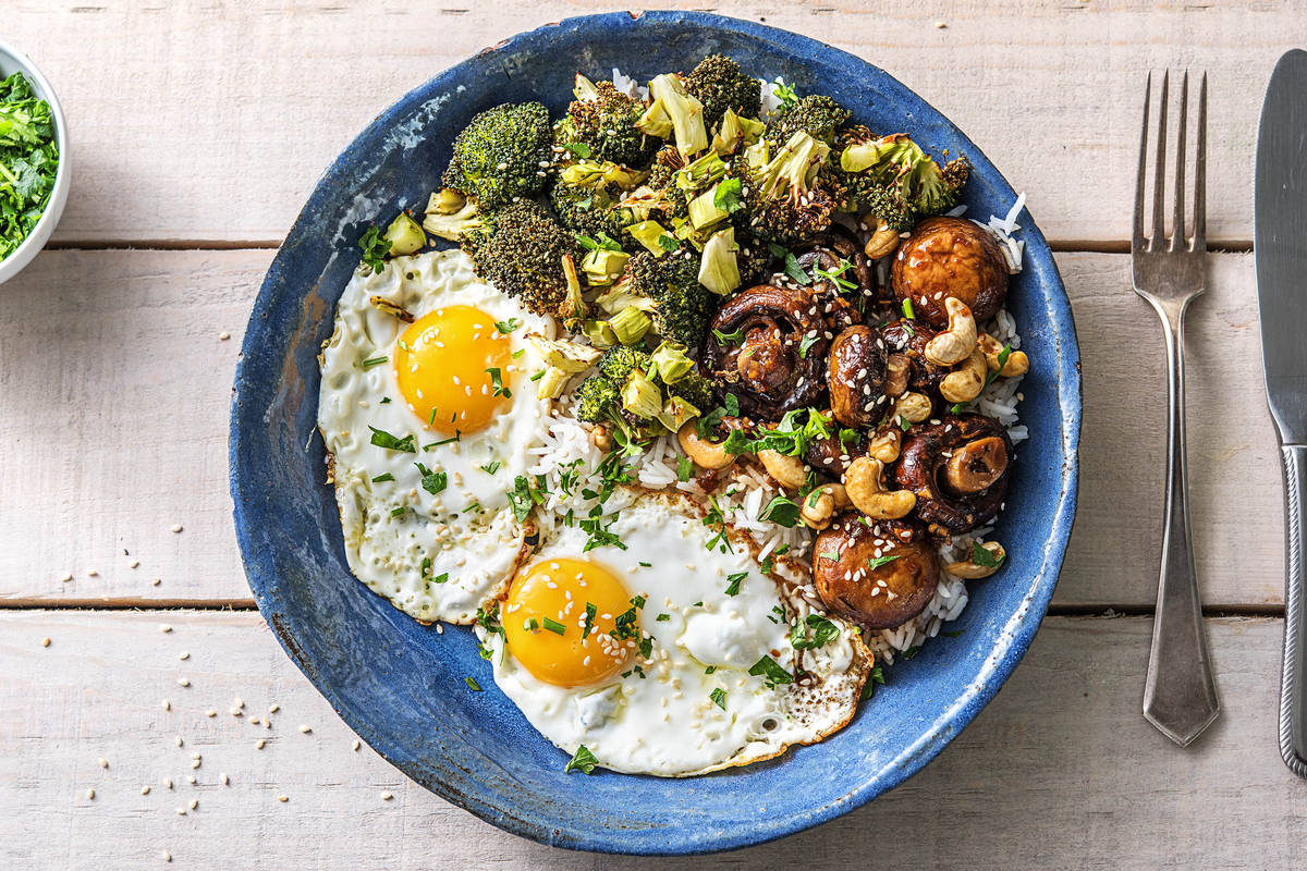 Rijst met kastanjechampignons in zoete sojasaus