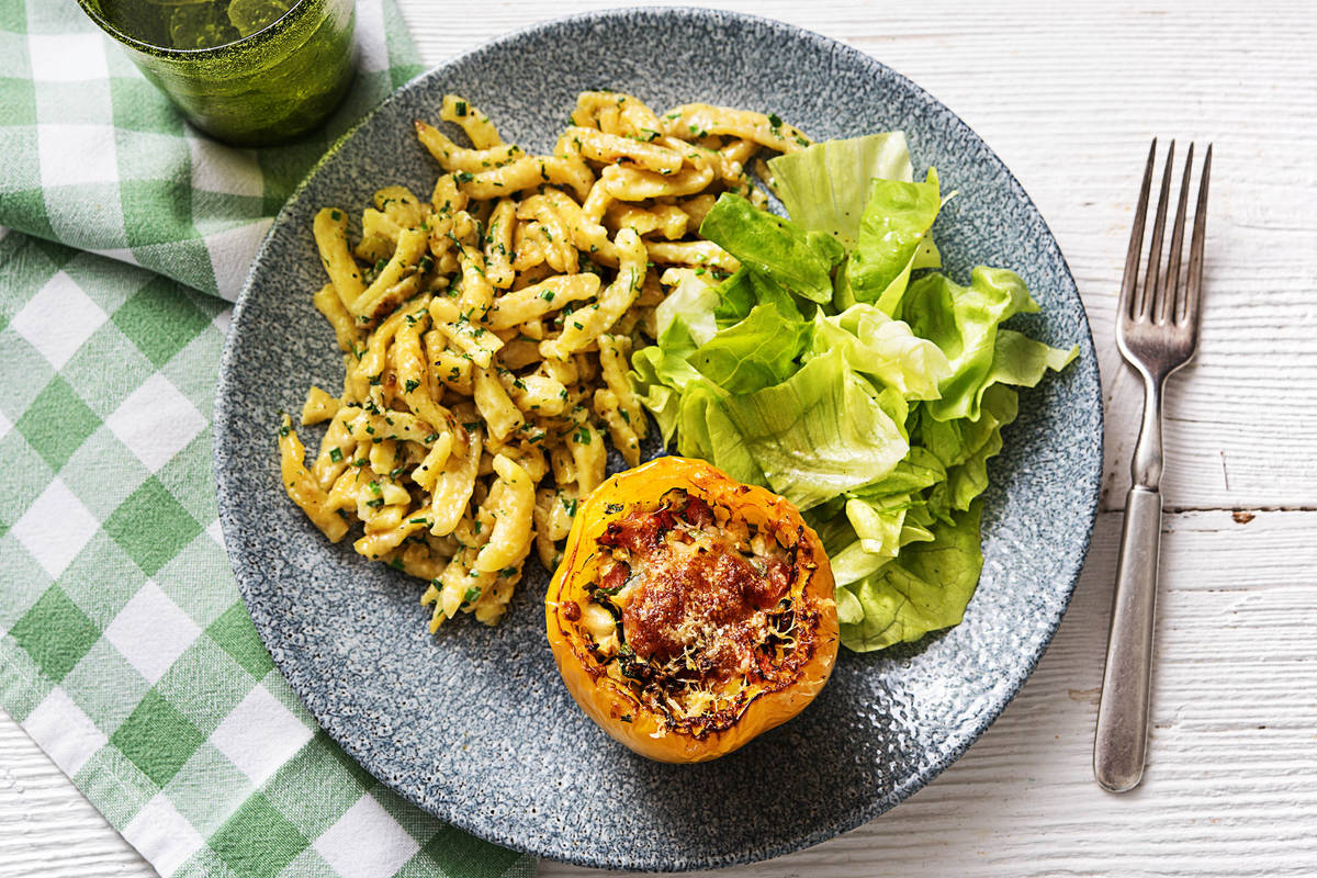 Herzhafte Kräuter-Käse-Spätzle