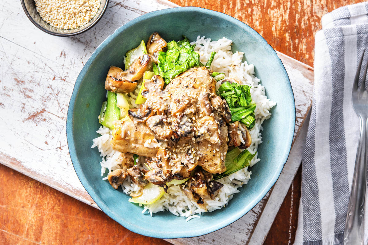 Kippendij in kokossaus met paksoi