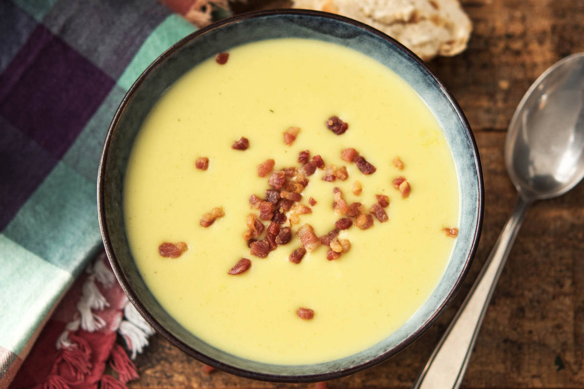 Wärmende Rosenkohl-Crème-Suppe
