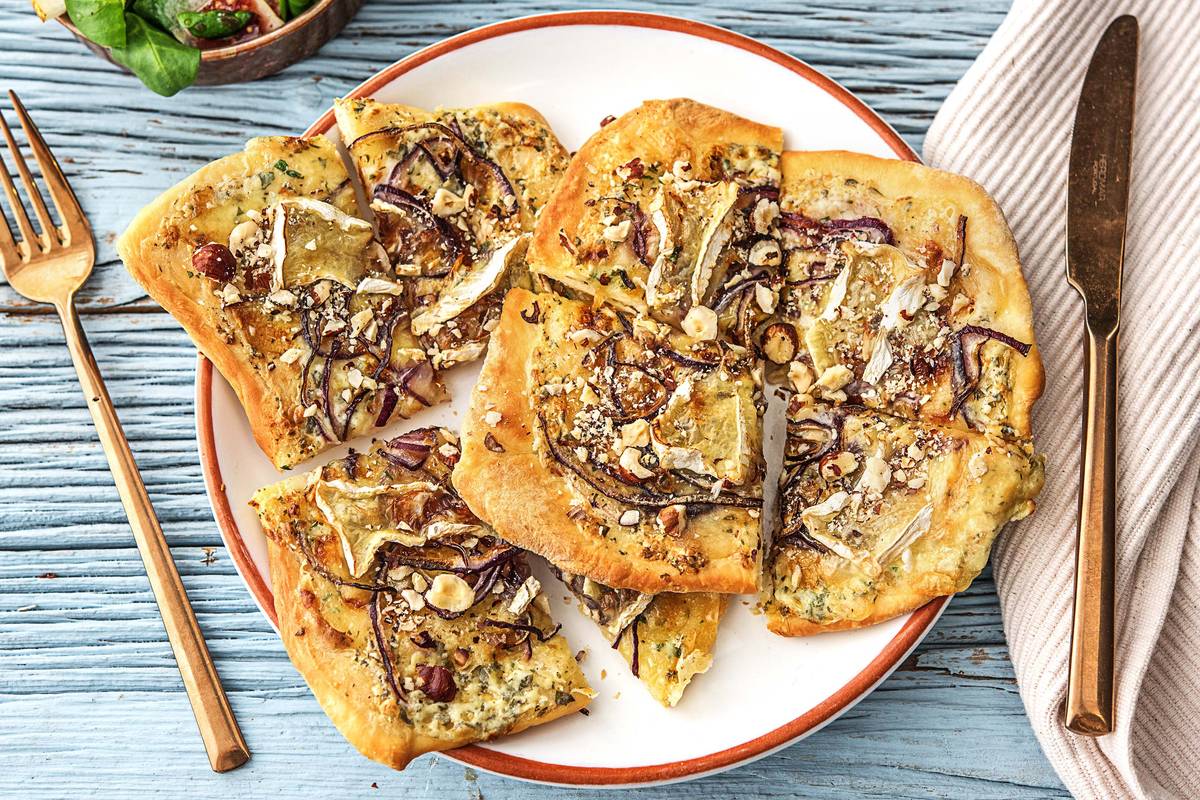 Flammkuchen mit Camembert,