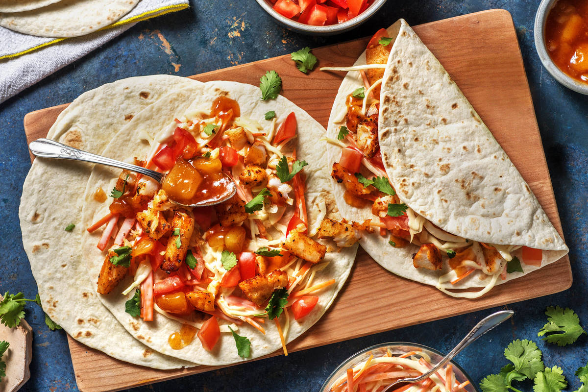 Mexicaanse viswraps met kool-wortelsalade