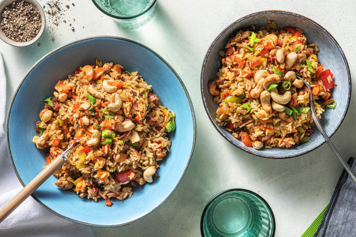 Riz au hachis de porc, légumes et lard croustillant