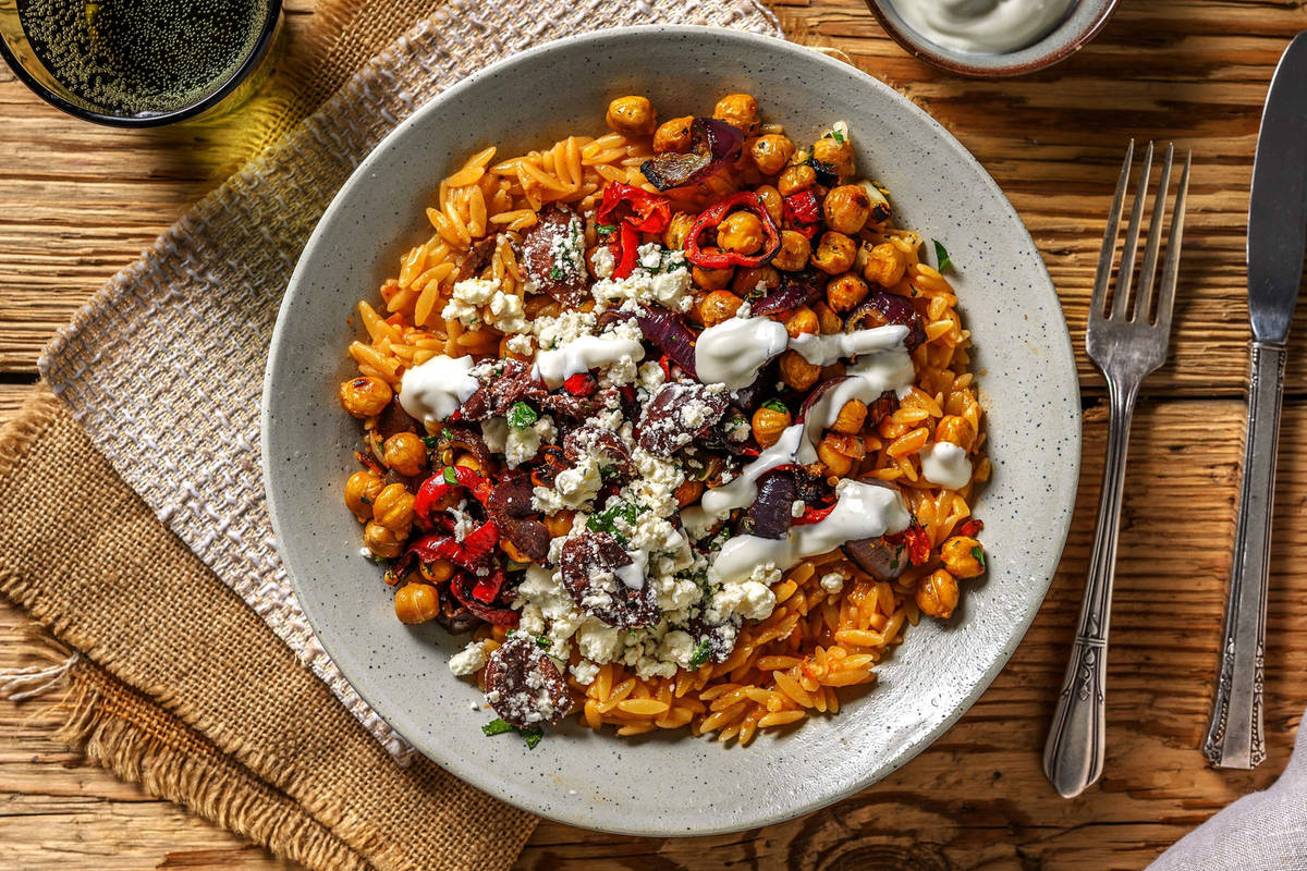 Griechische Orzo-Nudel-Pfanne