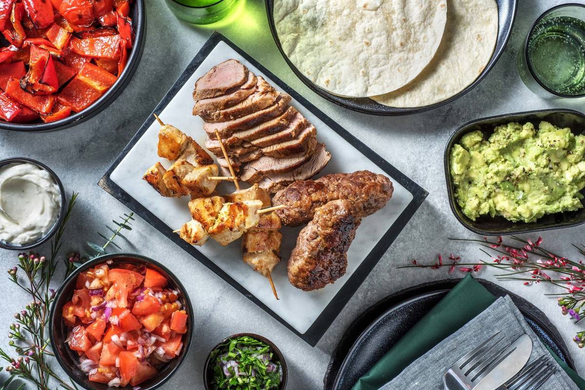 Mexikanische Fleischplatte mit Limetten-Hähnchen-Spieße
