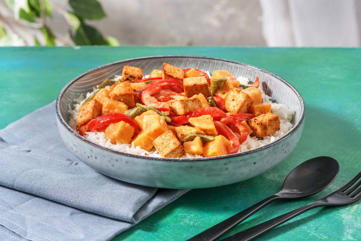 Pittige kokoscurry met tofu en basmatirijst