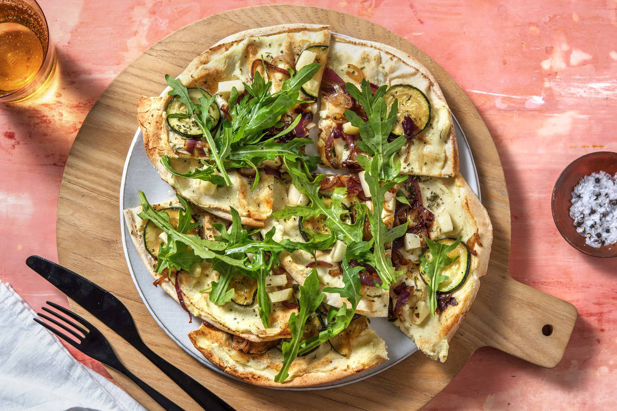 Pizza bianco au fromage de chèvre et à la pêche