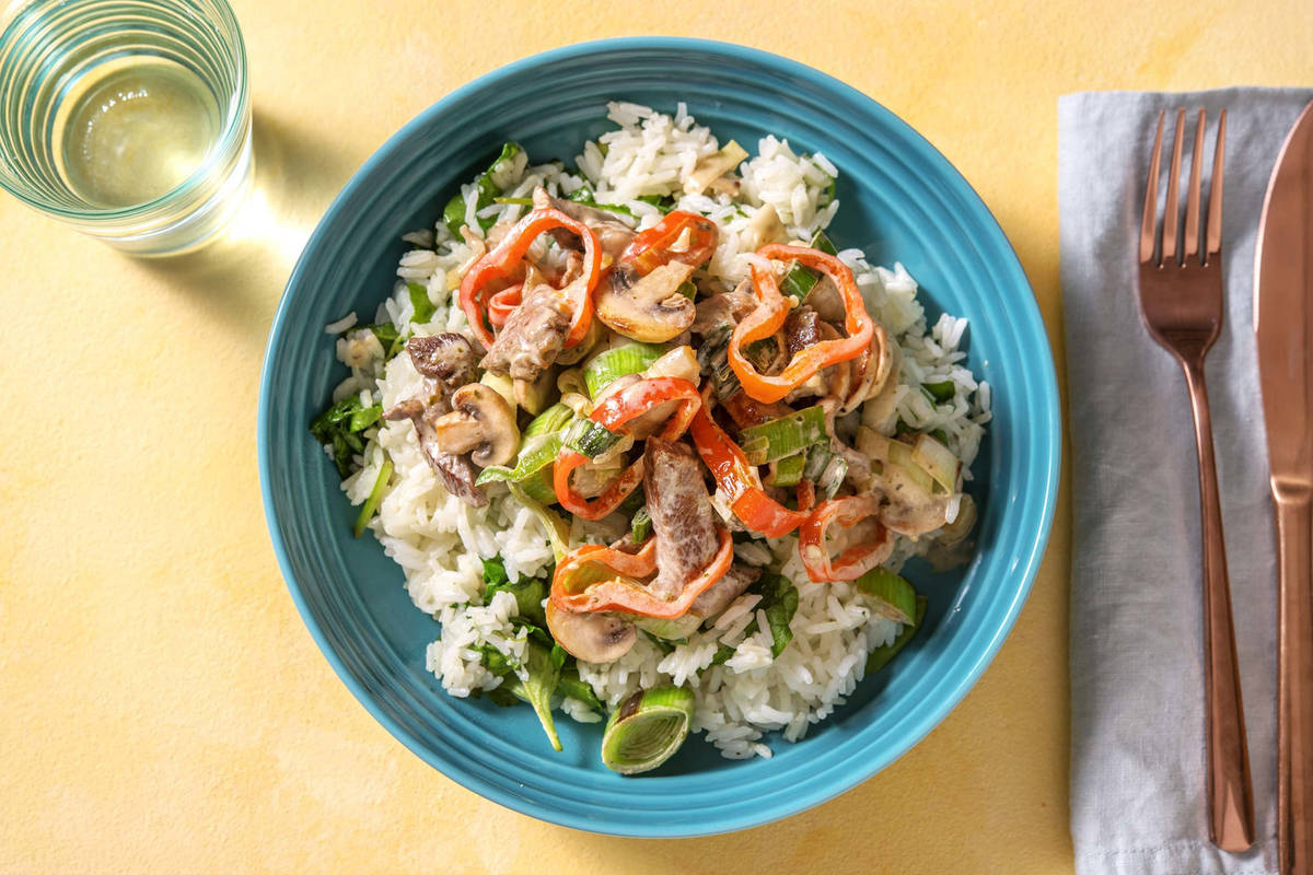 Rind-Stroganoff mit Lauch, Paprika und Pilzen