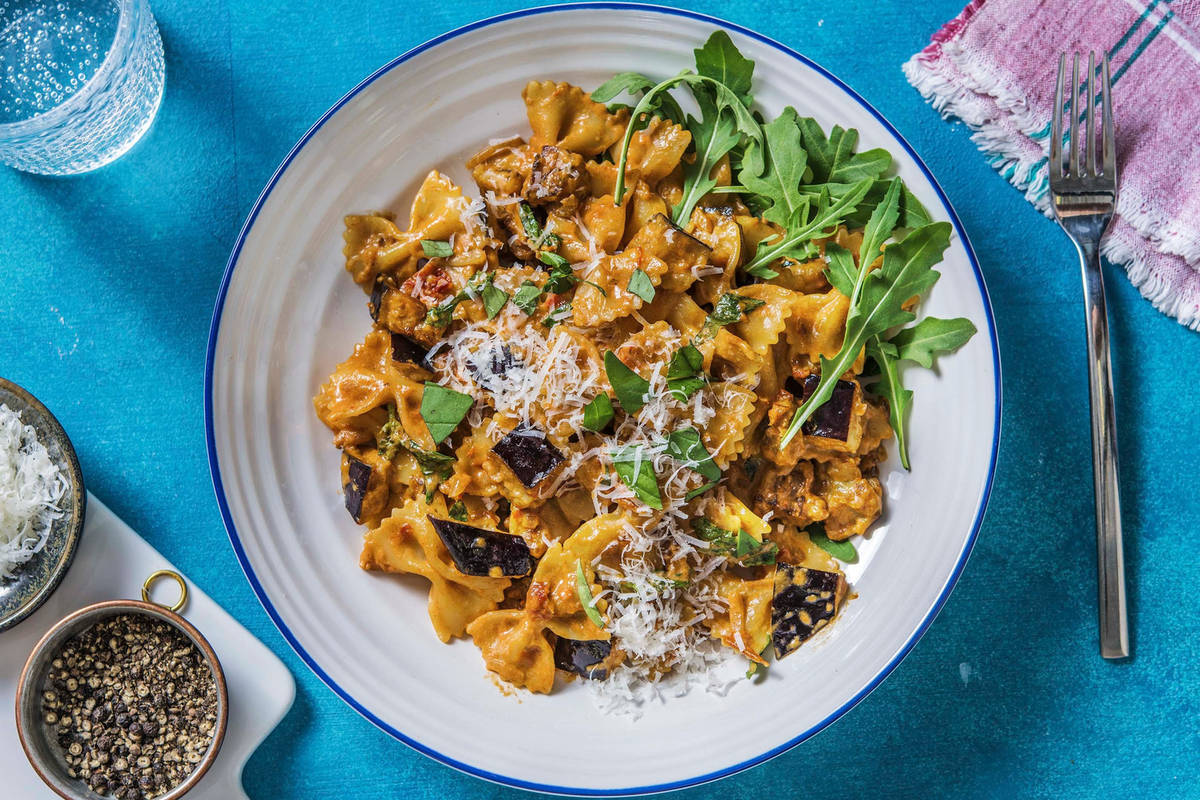 Penne in roomsaus van zongedroogde tomaten en aubergine