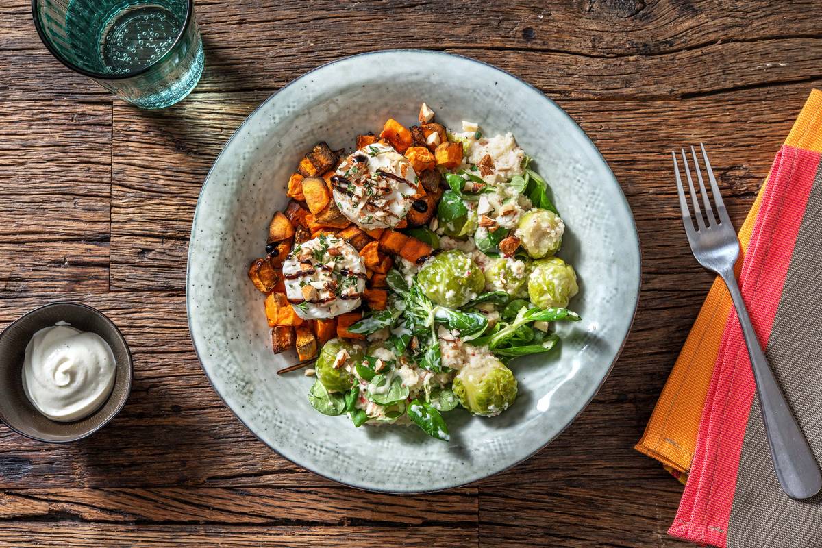 Rosenkohl-Apfel-Salat mit Ziegenkäsetalern