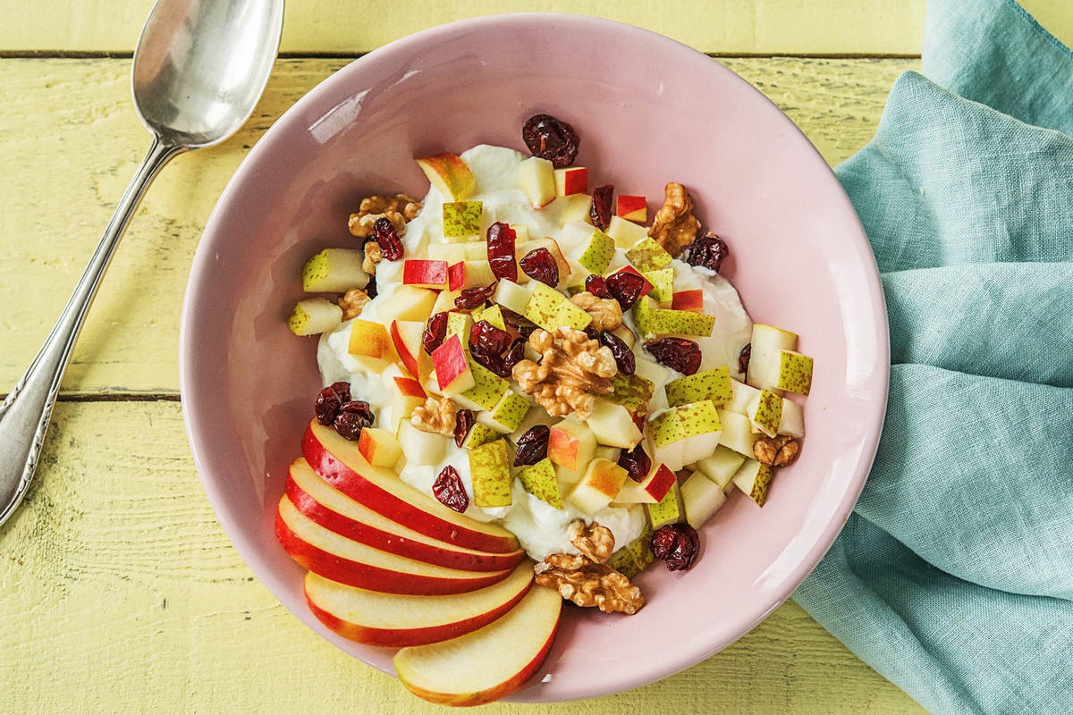 Yaourt entier avec de la pomme et de la poire