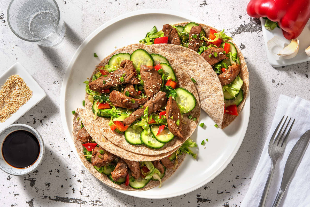Mini-tortilla's met varkenshaaspuntjes en gomasio