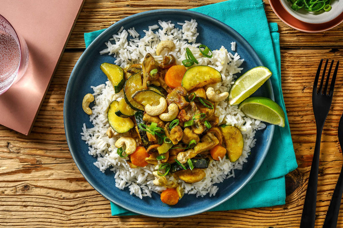 Mildes gelbes Curry mit Zucchini
