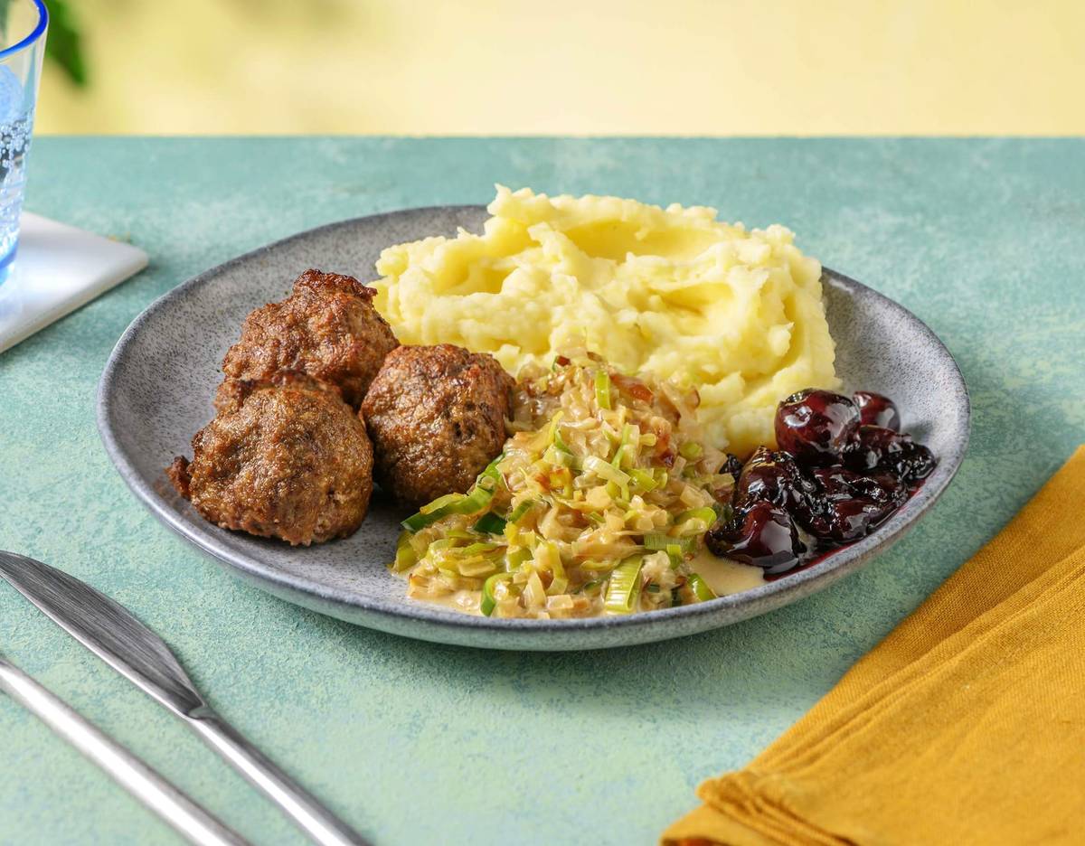 Purée et boulettes de viande hachée, poireau et griottes