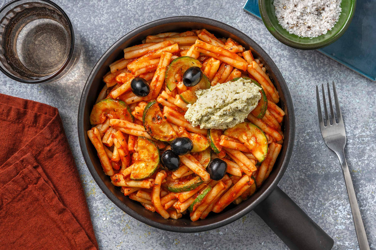 Strozzapreti mit Basilikum-Ricotta & Zucchini