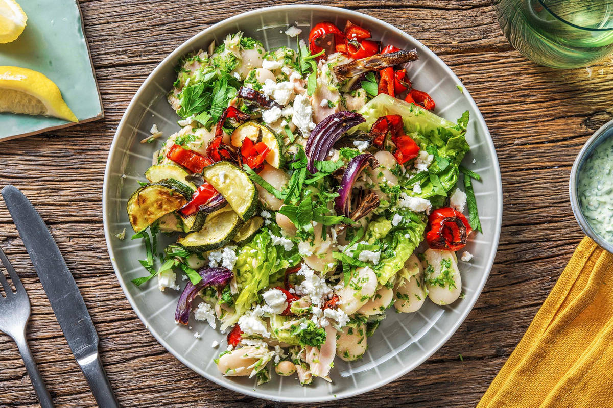 Tuna Salad mit Butterbohnen & Hirtenkäse-Knofi-Dressing