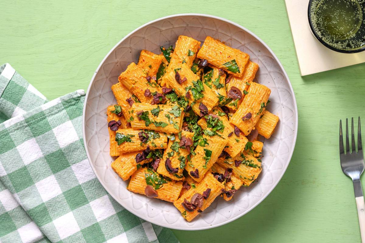 Rigatoni Romesco mit Mandeln und Oliven
