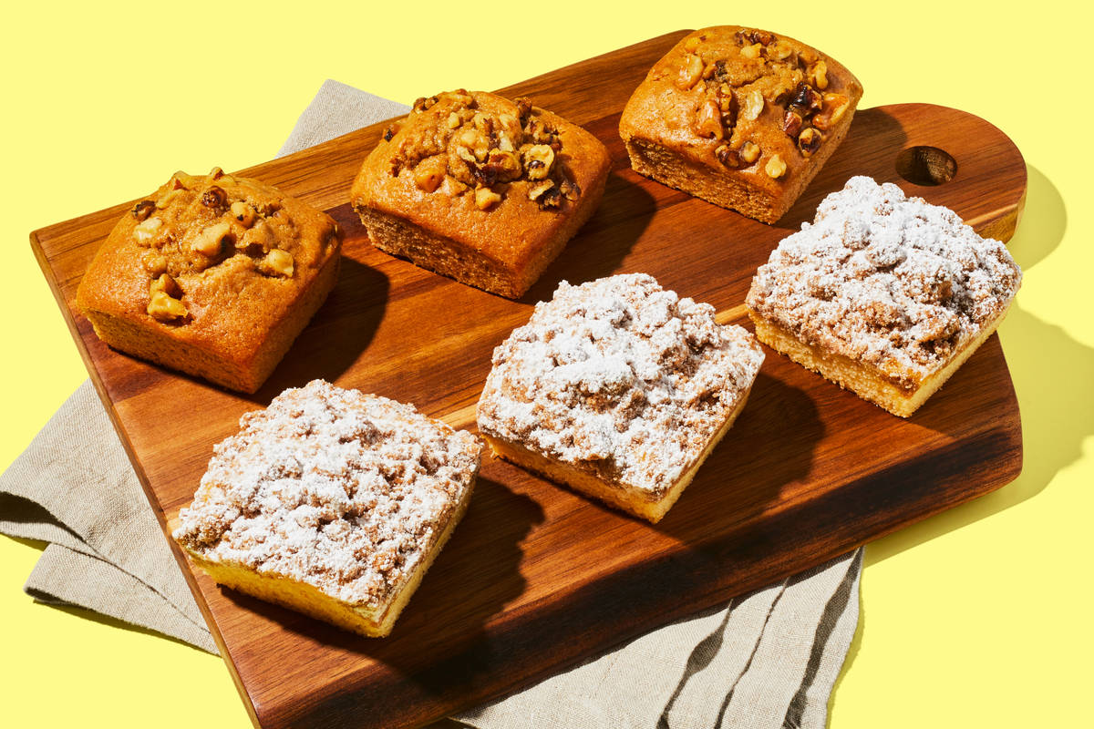 Cinnamon Crumb Cake Muffin & Banana Nut Bundle