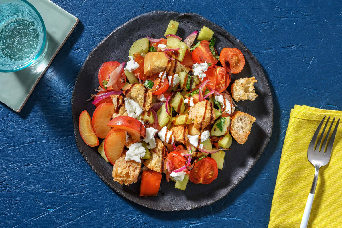 Panzanella! Brotsalat mit gebackener Nektarine