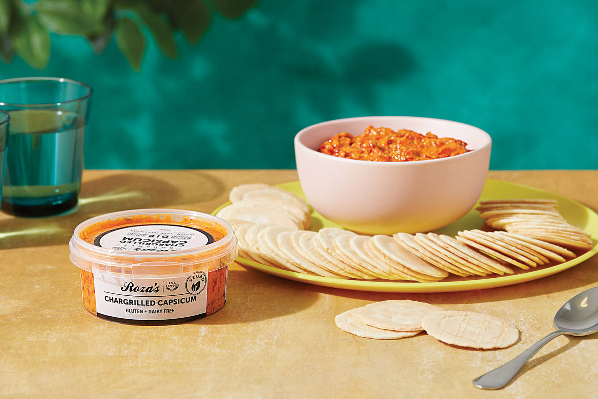 Crackers & Capsicum Dip