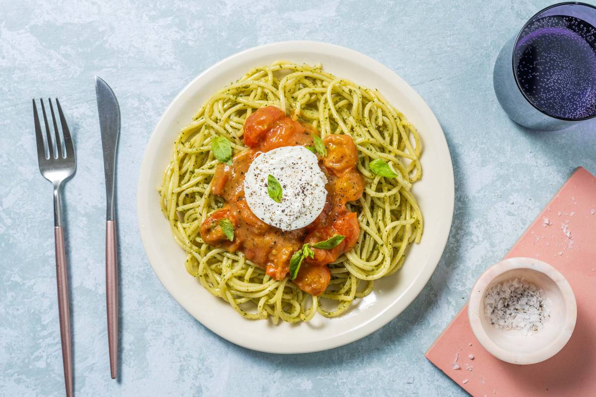 Spaghetti Burrata mit selbstgemachtem grünen Pesto